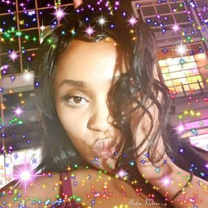 Meet your Posher, Lashell